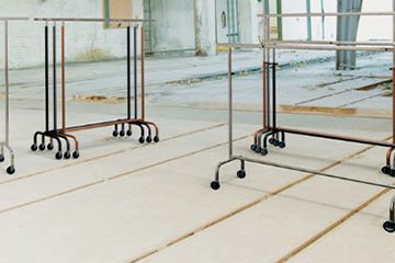 stojan na ramínka<br>štendr na textil